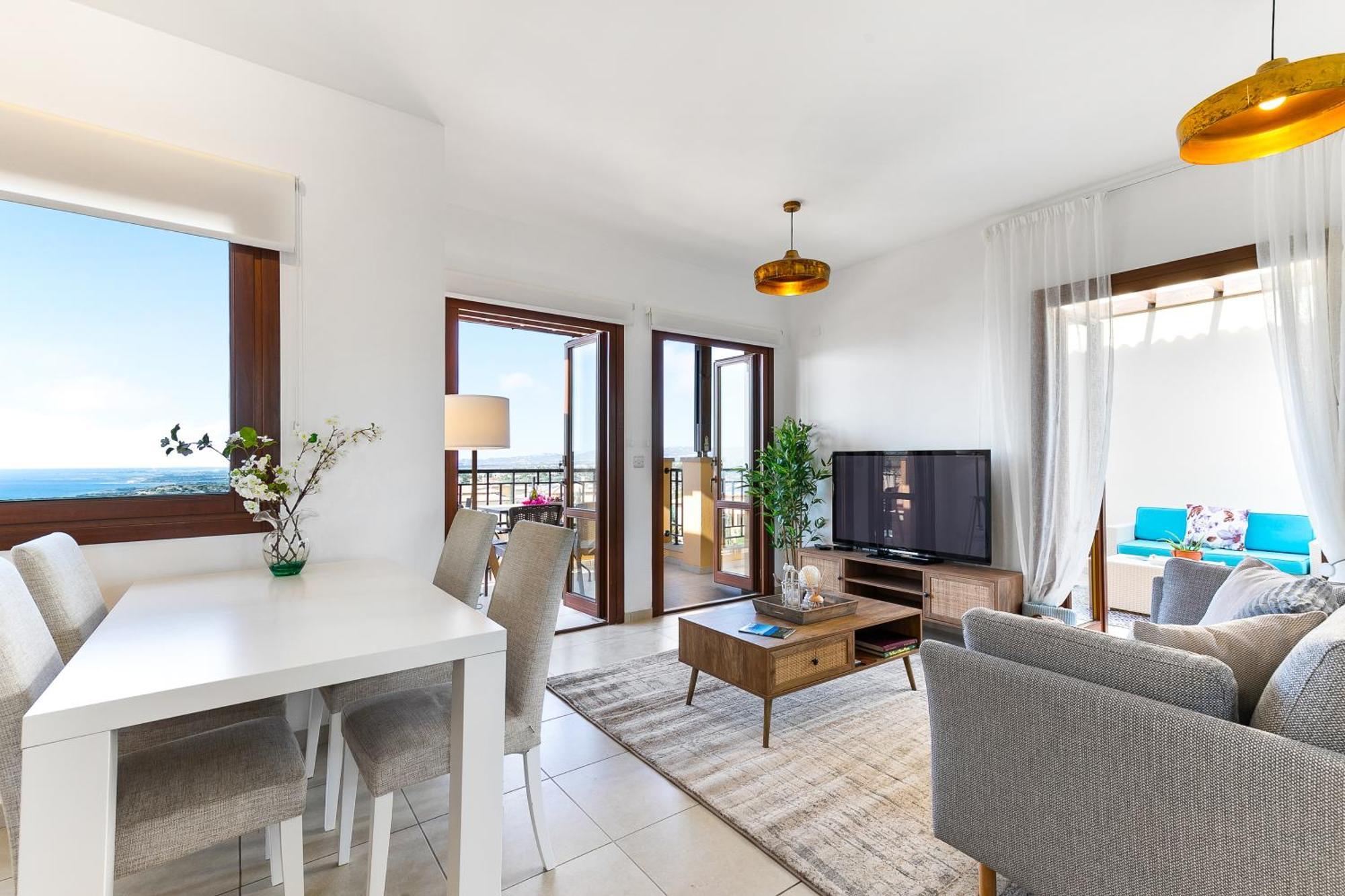 1 Bedroom Apartment Pyrgos With Beautiful Sea And Sunset Views, Aphrodite Hills Resort Kouklia Eksteriør billede
