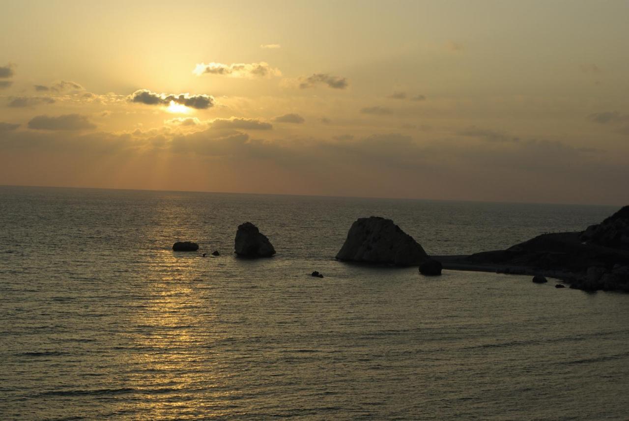 1 Bedroom Apartment Pyrgos With Beautiful Sea And Sunset Views, Aphrodite Hills Resort Kouklia Eksteriør billede